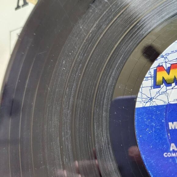 A package of 16 original hits Stevie Wonder Marvin Gaye Motown vinyl record musi - Picture 6 of 6